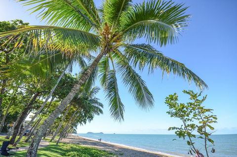 Roydon Beachfront Apartments - Holiday Adelaide 6