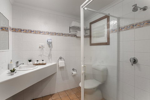 Sunlit Waters Studio Apartments - Holiday Adelaide 11