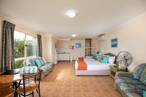 Sunlit Waters Studio Apartments - Holiday Adelaide 42