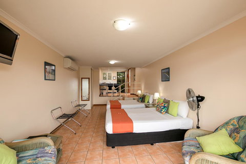 Sunlit Waters Studio Apartments - Holiday Adelaide 30