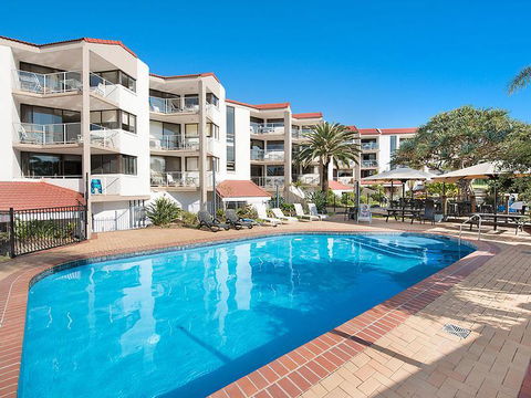 Casablanca Beachfront Apartments - Holiday Adelaide 0