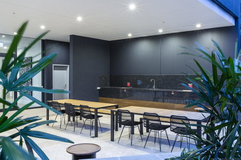 Boardwalk Burleigh Beach - Official - Holiday Adelaide 16