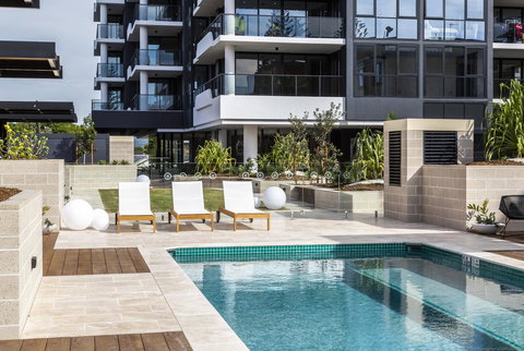 Boardwalk Burleigh Beach - Official - Holiday Adelaide 3