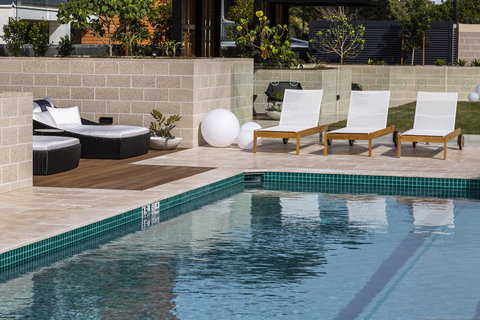 Boardwalk Burleigh Beach - Official - Holiday Adelaide 35