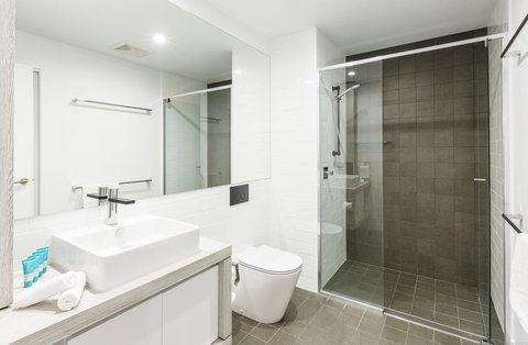 Boardwalk Burleigh Beach - Official - Holiday Adelaide 39