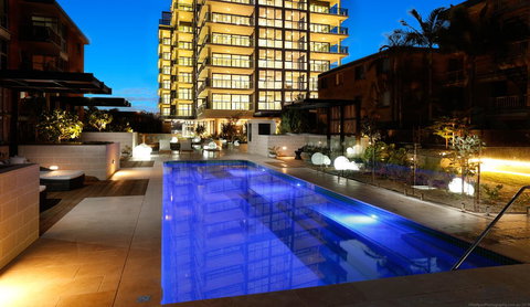 Boardwalk Burleigh Beach - Official - Holiday Adelaide 19