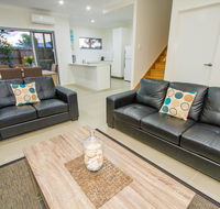 Agnes Sails - Holiday Adelaide