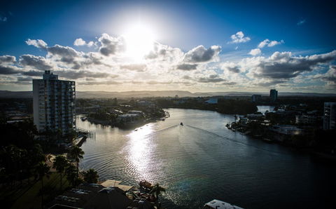 Tiki Hotel Apartments Surfers Paradise - Holiday Adelaide 2
