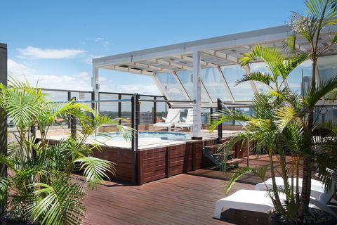 Tiki Hotel Apartments Surfers Paradise - Holiday Adelaide 0