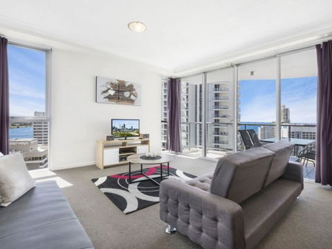 Beach Stay - Ocean & Riverview Resort Chevron Renaissance Central Surfers Paradise - Holiday Adelaide 3
