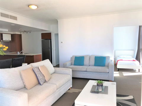 Beach Stay - Ocean & Riverview Resort Chevron Renaissance Central Surfers Paradise - Holiday Adelaide 19