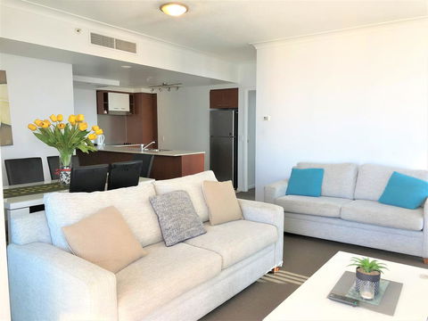 Beach Stay - Ocean & Riverview Resort Chevron Renaissance Central Surfers Paradise - Holiday Adelaide 20