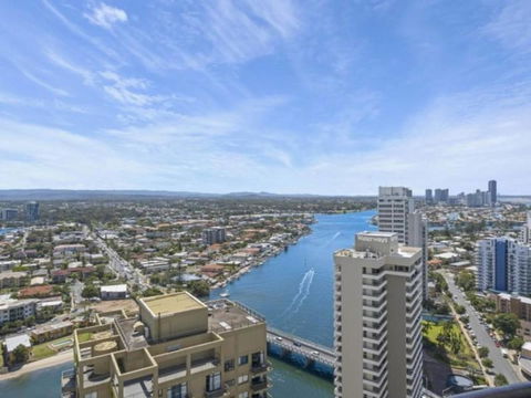 Beach Stay - Ocean & Riverview Resort Chevron Renaissance Central Surfers Paradise - Holiday Adelaide 15