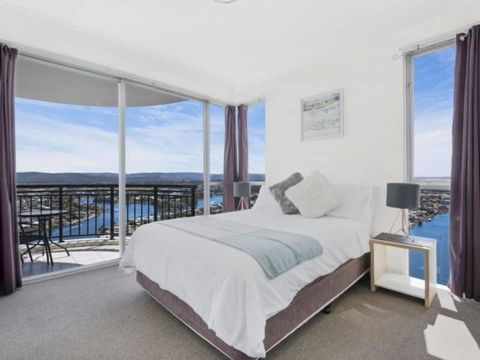 Beach Stay - Ocean & Riverview Resort Chevron Renaissance Central Surfers Paradise - Holiday Adelaide 1