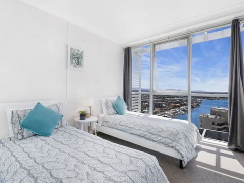Beach Stay - Ocean & Riverview Resort Chevron Renaissance Central Surfers Paradise - Holiday Adelaide 2