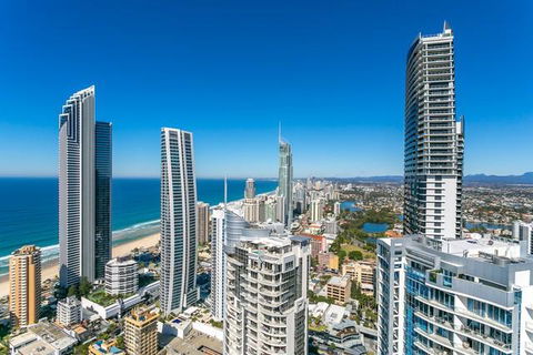 Beach Stay - Ocean & Riverview Resort Chevron Renaissance Central Surfers Paradise - Holiday Adelaide 23