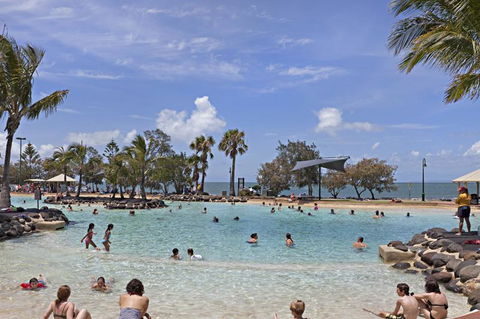 Proximity Waterfront Apartments - Holiday Adelaide 1