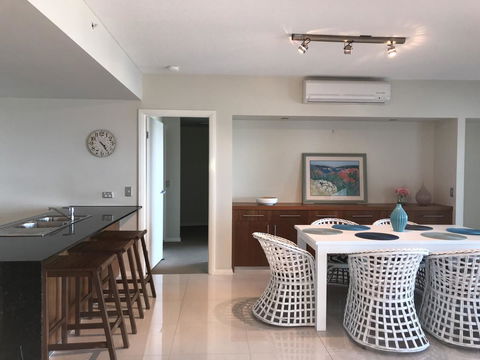 Proximity Waterfront Apartments - Holiday Adelaide 23