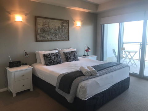 Proximity Waterfront Apartments - Holiday Adelaide 9