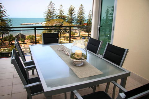 Proximity Waterfront Apartments - Holiday Adelaide 35