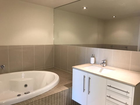 Proximity Waterfront Apartments - Holiday Adelaide 22