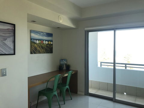 Proximity Waterfront Apartments - Holiday Adelaide 18