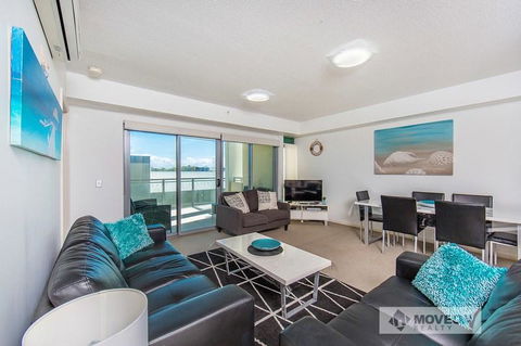 Proximity Waterfront Apartments - Holiday Adelaide 25