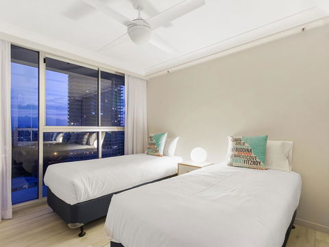 Sunbird Beach Resort Main Beach - Holiday Adelaide 6