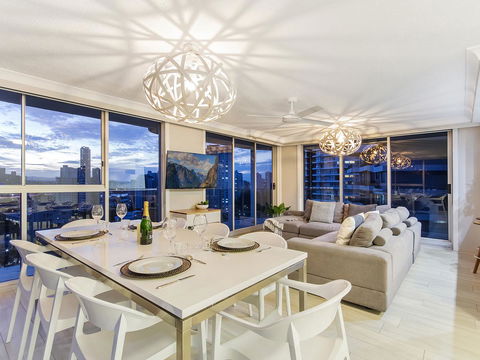 Sunbird Beach Resort Main Beach - Holiday Adelaide 1