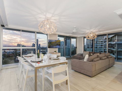 Sunbird Beach Resort Main Beach - Holiday Adelaide 11