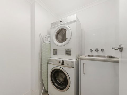 Sunbird Beach Resort Main Beach - Holiday Adelaide 25