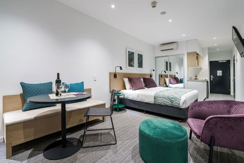 Quest Springfield Central - Holiday Adelaide 2