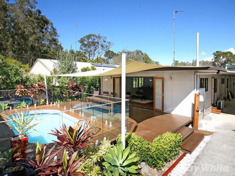 Beach House On Jones Parade, Central Coolum Beach - Holiday Adelaide 2