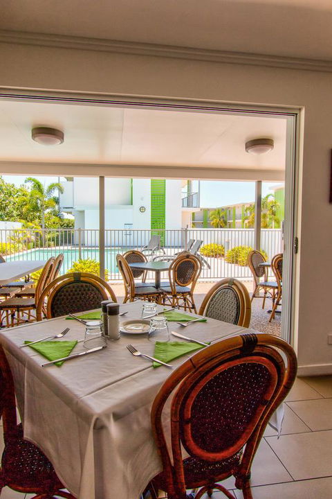 Mackay Oceanside Central Hotel Official - Holiday Adelaide 6