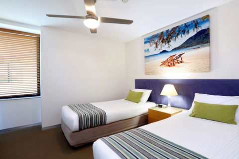 Peninsular Beachfront Resort - Holiday Adelaide 13
