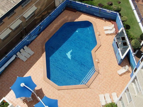 Grosvenor Beachfront Apartments Surfers Paradise - Holiday Adelaide 2