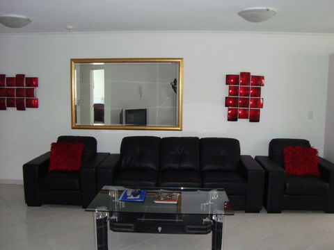 Grosvenor Beachfront Apartments Surfers Paradise - Holiday Adelaide 27