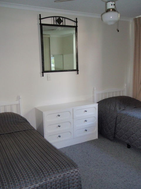 Grosvenor Beachfront Apartments Surfers Paradise - Holiday Adelaide 28