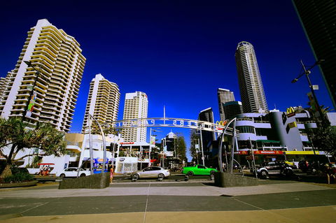 Grosvenor Beachfront Apartments Surfers Paradise - Holiday Adelaide 31