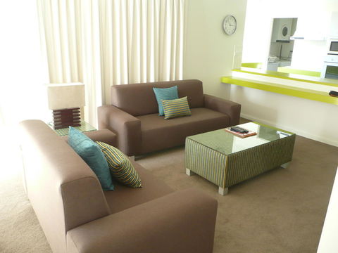 Grosvenor Beachfront Apartments Surfers Paradise - Holiday Adelaide 8