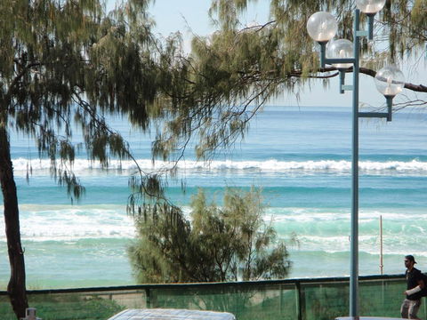 Grosvenor Beachfront Apartments Surfers Paradise - Holiday Adelaide 11