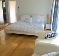 Bella by the beach - Holiday Adelaide