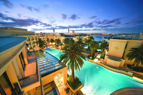 Imperial Hotel Gold Coast - Holiday Adelaide 8
