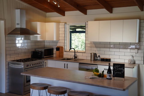 McCarthy Grove Maleny - Holiday Adelaide 8