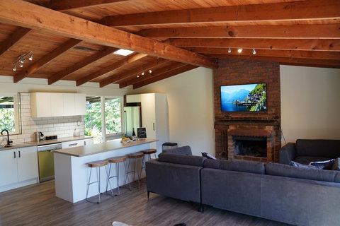 McCarthy Grove Maleny - Holiday Adelaide 7