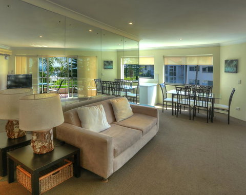 Le Beach Apartments - Holiday Adelaide 4