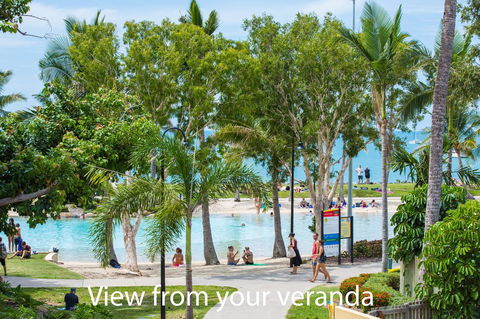 Montipora Unit 3 - In The Heart Of Airlie, Wi-fi And Netflix - Holiday Adelaide 0