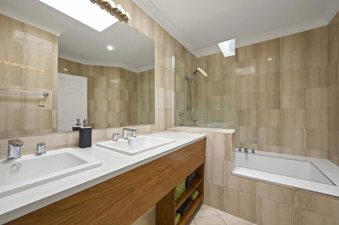 Montipora Unit 3 - In The Heart Of Airlie, Wi-fi And Netflix - Holiday Adelaide 8