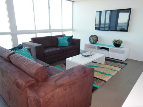 Crystal Bay On The Broadwater - Holiday Adelaide 39