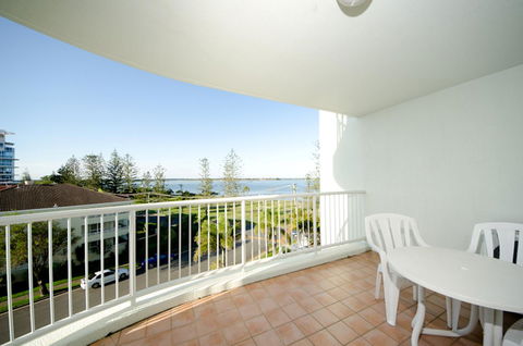 Crystal Bay On The Broadwater - Holiday Adelaide 34